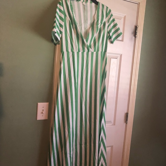 Green and white maxi dress - Picture 1 of 1